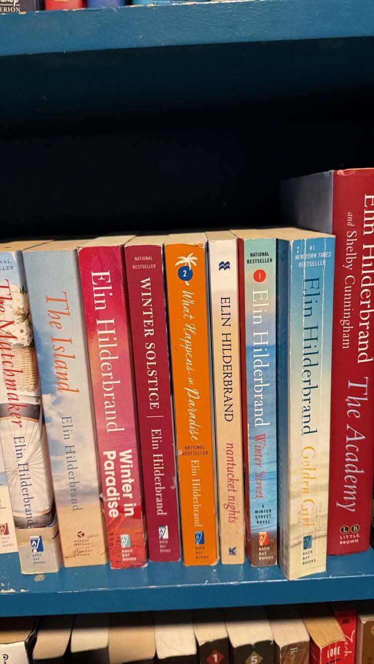 Pick lot of 5 mix Paperback & Hardcover Books by Elin Hilderbrand